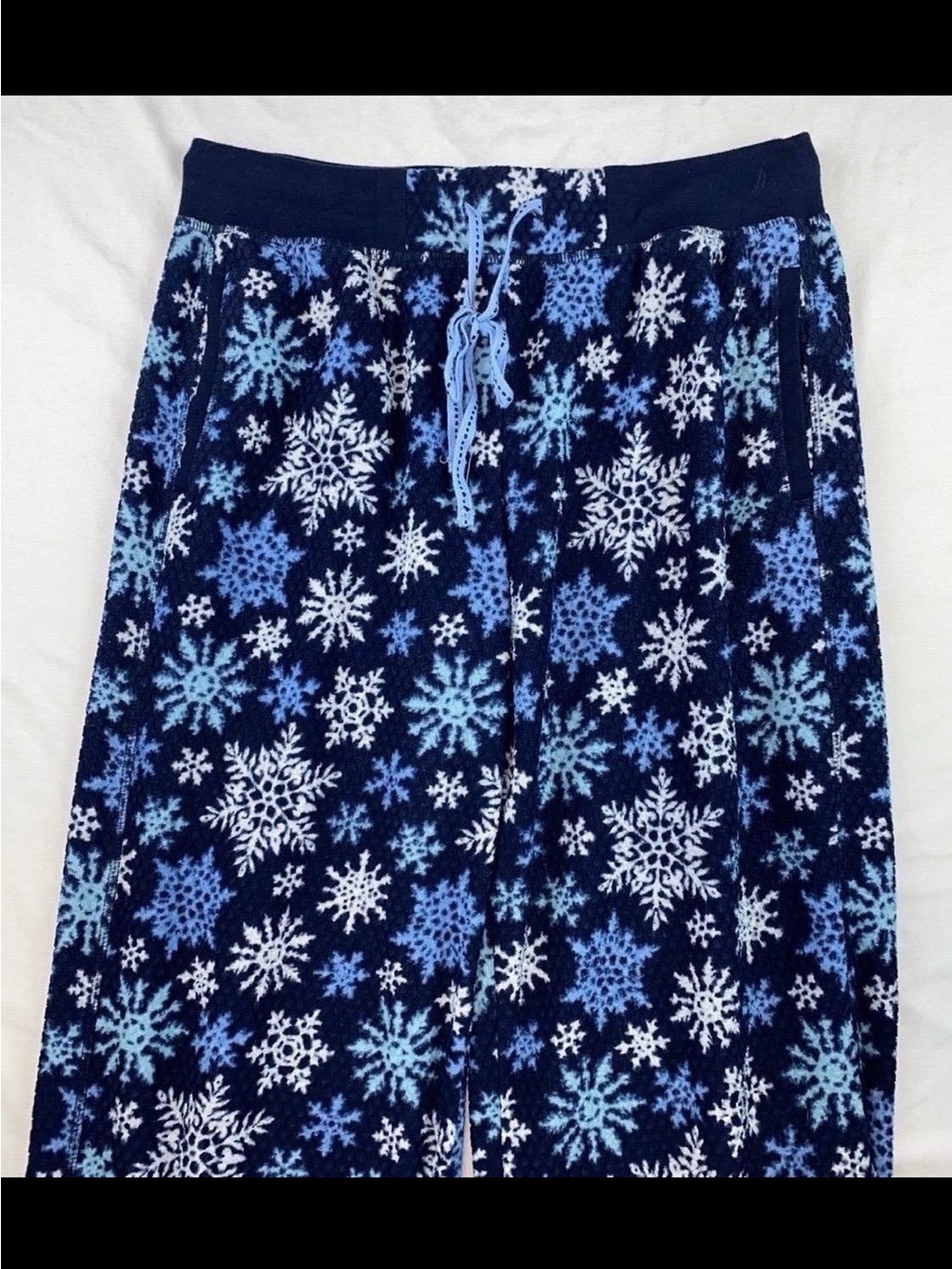 Snowflake PJ set - Picture 4 of 12